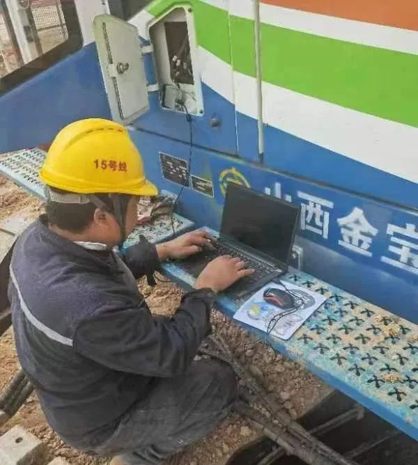 “五一他們依然在崗，服務(wù)很周到，我們很安心?！? title=